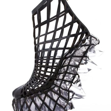 Iris van Herpen, “Hacking Infinity,” Shoes, 2015, In collaboration with Noritaka Tatehana and 3D Systems Laser-cut cow leather, 3-D printed photopolymer, and stereolithography resin, Collection of the designer, Photograph ©NORITAKA TATEHANA